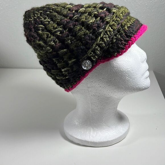Hand Crocheted Small Billed Beanie Cap. Camo & Pink. OSFM - Picture 4 of 6